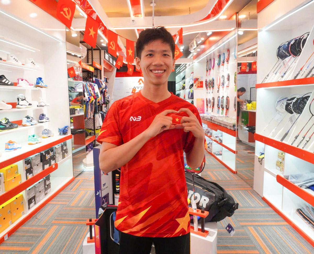 Áo NVBPlay Cờ Đỏ Sao Vàng 12 Áo cầu lông NVBPLAY cờ đỏ sao vàng