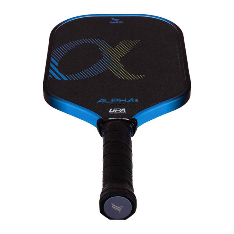 Vợt Pickleball Kamito Alpha 2 - Xanh dương - Với bề mặt vợt được tinh chỉnh giúp gia tăng độ nhám, Kamito Alpha 2 cho khả năng bám bóng tốt hơn khi tiếp xúc, giúp người chơi dễ dàng kiểm soát đường bóng và thực hiện các kỹ thuật cần tạo độ xoáy như dink, topspin, slide,... một cách chính xác. - Kế thừa toàn bộ tính năng của Kamito Alpha, phiên bản Kamito Alpha 2 sở hữu cấu trúc lõi đặc biệt với tỷ lệ tối ưu giữa các lớp vật liệu tạo độ nảy và vật liệu hấp thụ lực, giúp đem lại ưu thế cho những pha tấn công uy lực nhờ độ nảy đáng kể. - Kích thước chuẩn 419mm x 190mm, trong khi chiều dài cán 136mm tạo cảm giác cầm nắm thoải mái, hỗ trợ hiệu quả cả những cú đánh hai tay và một tay. - Với độ dày tiêu chuẩn 16mm, Kamito Alpha 2 đảm bảo độ ổn định, giúp giảm rung hiệu quả khi chạm bóng và mang lại cảm giác tay chân thực, chính xác trong từng cú đánh. - Chu vi cán vợt 103mm, được bo tròn nhẹ và thiết kế vừa vặn với bàn tay người Việt, tăng độ thoải mái khi cầm nắm và nâng cao sự linh hoạt trong mọi tình huống xử lý bóng. - Trọng lượng 230±4g tạo nên sự cân bằng hoàn hảo giữa tốc độ, lực đánh và khả năng kiểm soát, đáp ứng mọi xu hướng pickleball hiện đại. - Viền vợt có độ bền màu cao, chuyển màu bắt mắt, “KAMITO ALPHA 2” in dập chìm vào 2 bên viền vợt tạo điểm nhấn đặc trưng cho sản phẩm - Kamito Alpha 2 (16mm) có 5 phiên bản màu sắc khác nhau với chữ ký của Lý Hoàng Nam được in nổi trên phiên bản vợt màu Xanh Ngọc - Mặt vợt được cải tiến thành vật liệu Carbon Toray Nhật Bản với độ nhám cao. Đây là loại vật liệu cao cấp, giúp gia tăng độ bền cho mặt vợt cũng như hỗ trợ người chơi thực hiện tốt hơn các kỹ thuật cần tạo độ xoáy và kiểm soát bóng hiệu quả. - Với bề mặt vợt được tinh chỉnh giúp gia tăng độ nhám, Kamito Alpha 2 cho khả năng bám bóng tốt hơn khi tiếp xúc, giúp người chơi dễ dàng kiểm soát đường bóng và thực hiện các kỹ thuật cần tạo độ xoáy như dink, topspin, slide,... một cách chính xác. - Kế thừa toàn bộ tính năng của Kamito Alpha, phiên bản Kamito Alpha 2 sở hữu cấu trúc lõi đặc biệt với tỷ lệ tối ưu giữa các lớp vật liệu tạo độ nảy và vật liệu hấp thụ lực, giúp đem lại ưu thế cho những pha tấn công uy lực nhờ độ nảy đáng kể. - Kích thước chuẩn 419mm x 190mm, trong khi chiều dài cán 136mm tạo cảm giác cầm nắm thoải mái, hỗ trợ hiệu quả cả những cú đánh hai tay và một tay. - Với độ dày tiêu chuẩn 16mm, Kamito Alpha 2 đảm bảo độ ổn định, giúp giảm rung hiệu quả khi chạm bóng và mang lại cảm giác tay chân thực, chính xác trong từng cú đánh. - Chu vi cán vợt 103mm, được bo tròn nhẹ và thiết kế vừa vặn với bàn tay người Việt, tăng độ thoải mái khi cầm nắm và nâng cao sự linh hoạt trong mọi tình huống xử lý bóng. - Trọng lượng 230±4g tạo nên sự cân bằng hoàn hảo giữa tốc độ, lực đánh và khả năng kiểm soát, đáp ứng mọi xu hướng pickleball hiện đại. - Viền vợt có độ bền màu cao, chuyển màu bắt mắt, “KAMITO ALPHA 2” in dập chìm vào 2 bên viền vợt tạo điểm nhấn đặc trưng cho sản phẩm - Kamito Alpha 2 (16mm) có 5 phiên bản màu sắc khác nhau với chữ ký của Lý Hoàng Nam được in nổi trên phiên bản vợt màu Xanh Ngọc - Đặc biệt, vợt tích hợp công nghệ NFC trong tay cầm, cho phép xác thực sản phẩm chính hãng, truy cập nhanh thông tin và nhận ưu đãi độc quyền từ Kamito.