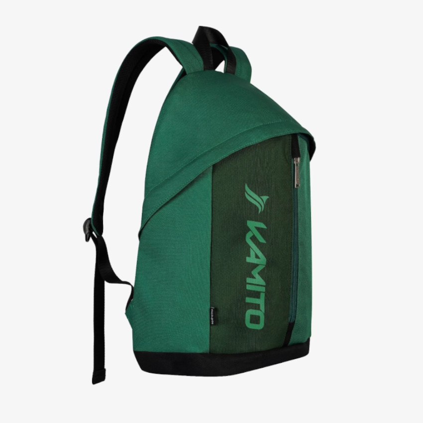 Balo Thể Thao Kamito Cool 17 Kích thước tổng thể: 47 x 27 x 17,5cm Chất liệu: Polyester 900PU Thiết kế: Gồm 3 ngăn (1 ngăn chính, 1 ngăn phụ và 1 ngăn khóa kéo) Quai xách: bản lớn, tiện dụng, dễ dàng sử dụng khi di chuyển Màu sắc: Đen - Xám - Xanh lá ƯU ĐIỂM BALO THỂ THAO KAMITO COOL Kích thước: Kích thước 47 x 27 x 17,5 cm mang đến không gian chứa đồ rộng rãi nhưng vẫn giữ tổng thể gọn gàng, phù hợp để sử dụng khi đi học, đi làm, tập luyện hoặc di chuyển hằng ngày. Thiết kế: Balo được bố trí ngăn chính rộng, ngăn laptop riêng và ngăn khóa kéo phía trước, giúp người dùng dễ dàng sắp xếp laptop, điện thoại, ví và các phụ kiện nhỏ một cách khoa học, thuận tiện khi sử dụng. Chất liệu: Sử dụng vải Polyester 900PU, nổi bật với độ bền cao, bề mặt chắc chắn và khả năng giữ phom tốt trong quá trình sử dụng. Chất liệu phù hợp với nhu cầu di chuyển thường xuyên, đồng thời dễ vệ sinh và giúp balo duy trì vẻ ngoài gọn gàng, bền đẹp theo thời gian. Quai đeo: Được bổ sung lớp đệm êm, giúp giảm áp lực lên vai và tăng cảm giác thoải mái khi mang nhiều đồ hoặc phải di chuyển thường xuyên Phong cách thiết kế: Kiểu dáng thể thao hiện đại với các mảng phối màu khỏe khoắn cùng logo Kamito cỡ lớn chạy dọc mặt trước, tạo điểm nhấn nhận diện nổi bật. Ba lựa chọn Đen, Xám và Xanh lá giúp sản phẩm dễ phù hợp với nhiều phong cách sử dụng khác nhau. Tính năng: Kamito Cool hướng đến tính đa dụng, đáp ứng linh hoạt nhu cầu không chỉ của người chơi thể thao, mà còn phù hợp cho học sinh và nhân viên văn phòng. Hệ thống ngăn chứa hợp lý cùng thiết kế quai và mặt lưng êm, thoáng giúp balo phù hợp với người thường xuyên di chuyển và mang theo nhiều vật dụng cá nhân.