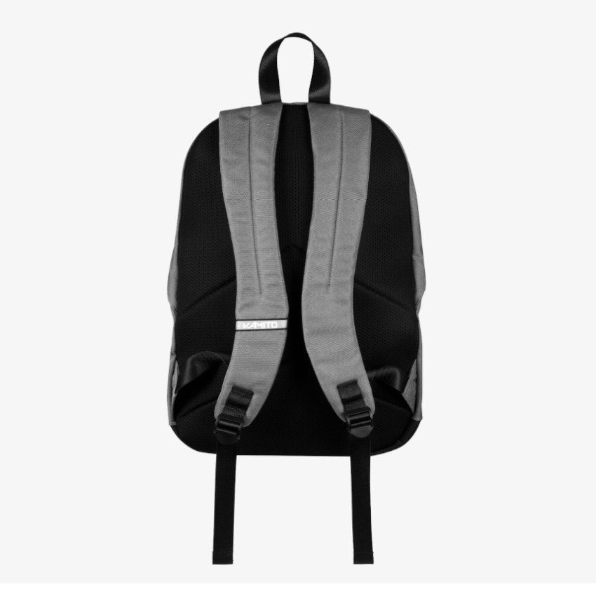 Balo Thể Thao Kamito Cool 12 Kích thước tổng thể: 47 x 27 x 17,5cm Chất liệu: Polyester 900PU Thiết kế: Gồm 3 ngăn (1 ngăn chính, 1 ngăn phụ và 1 ngăn khóa kéo) Quai xách: bản lớn, tiện dụng, dễ dàng sử dụng khi di chuyển Màu sắc: Đen - Xám - Xanh lá ƯU ĐIỂM BALO THỂ THAO KAMITO COOL Kích thước: Kích thước 47 x 27 x 17,5 cm mang đến không gian chứa đồ rộng rãi nhưng vẫn giữ tổng thể gọn gàng, phù hợp để sử dụng khi đi học, đi làm, tập luyện hoặc di chuyển hằng ngày. Thiết kế: Balo được bố trí ngăn chính rộng, ngăn laptop riêng và ngăn khóa kéo phía trước, giúp người dùng dễ dàng sắp xếp laptop, điện thoại, ví và các phụ kiện nhỏ một cách khoa học, thuận tiện khi sử dụng. Chất liệu: Sử dụng vải Polyester 900PU, nổi bật với độ bền cao, bề mặt chắc chắn và khả năng giữ phom tốt trong quá trình sử dụng. Chất liệu phù hợp với nhu cầu di chuyển thường xuyên, đồng thời dễ vệ sinh và giúp balo duy trì vẻ ngoài gọn gàng, bền đẹp theo thời gian. Quai đeo: Được bổ sung lớp đệm êm, giúp giảm áp lực lên vai và tăng cảm giác thoải mái khi mang nhiều đồ hoặc phải di chuyển thường xuyên Phong cách thiết kế: Kiểu dáng thể thao hiện đại với các mảng phối màu khỏe khoắn cùng logo Kamito cỡ lớn chạy dọc mặt trước, tạo điểm nhấn nhận diện nổi bật. Ba lựa chọn Đen, Xám và Xanh lá giúp sản phẩm dễ phù hợp với nhiều phong cách sử dụng khác nhau. Tính năng: Kamito Cool hướng đến tính đa dụng, đáp ứng linh hoạt nhu cầu không chỉ của người chơi thể thao, mà còn phù hợp cho học sinh và nhân viên văn phòng. Hệ thống ngăn chứa hợp lý cùng thiết kế quai và mặt lưng êm, thoáng giúp balo phù hợp với người thường xuyên di chuyển và mang theo nhiều vật dụng cá nhân.